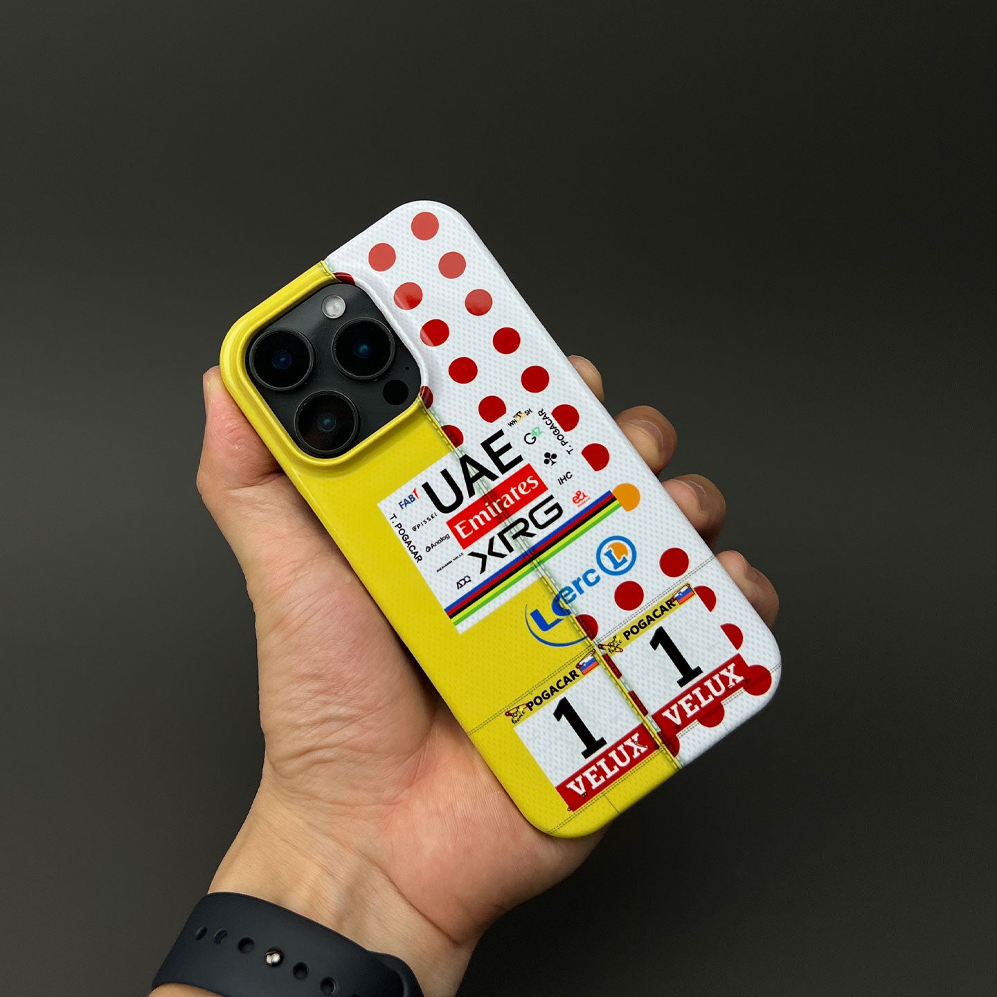 Coque de téléphone Tadej Pogacar 2024 Dual Triumph jaune et rose en jersey par DIZZY